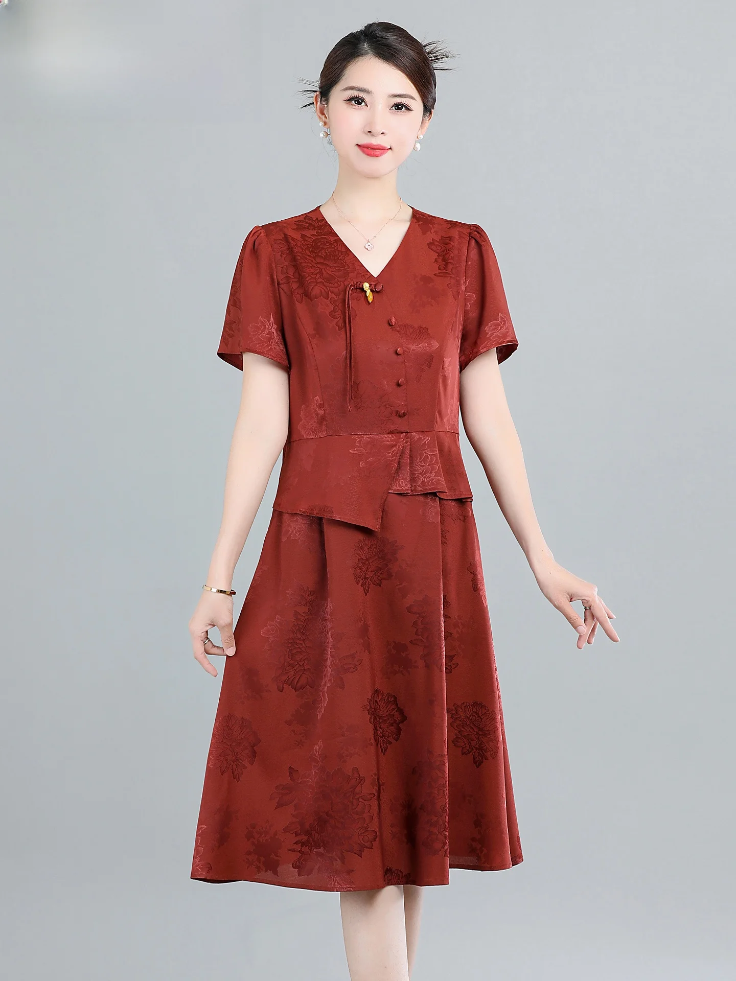 Elegant Mid-Length Summer Dress for Wedding Mothers Young And Stylish Maternity Gown Polyester Fiber Breathable V-Neck Button...
Elegant Mid-Length Summer Dress for Wedding Mothers Young And Stylish Maternity Gown Polyester Fiber Breathable V-Neck Button...