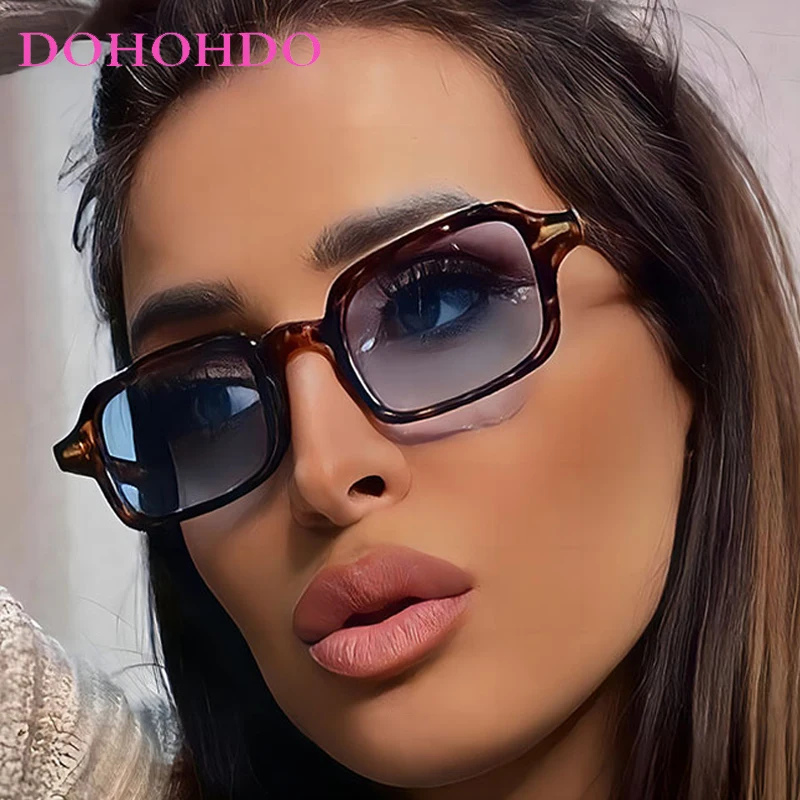 Classic Small Square Frame Rivets Decorate Women Sunglasses Brand Design Men Sunglass Travel Drive Shades Unisex Eyewear UV400
Classic Small Square Frame Rivets Decorate Women Sunglasses Brand Design Men Sunglass Travel Drive Shades Unisex Eyewear UV400