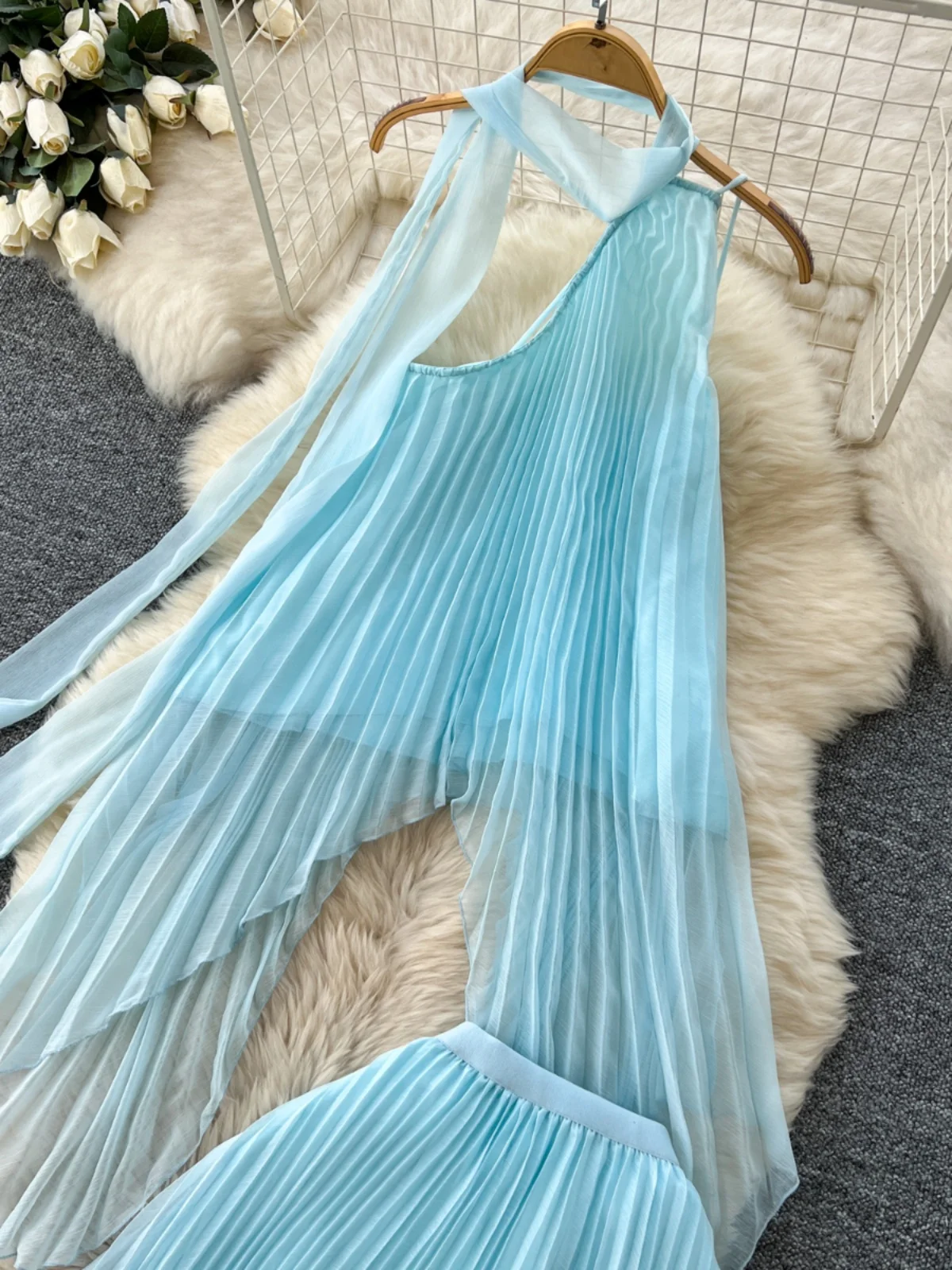 2025 New Fairy Vaion Set Gentle Breeze Ne Hanging Irregular Pleated Top High Waist Skirt Faionable Women's Ensemble
2025 New Fairy Vaion Set Gentle Breeze Ne Hanging Irregular Pleated Top High Waist Skirt Faionable Women's Ensemble
