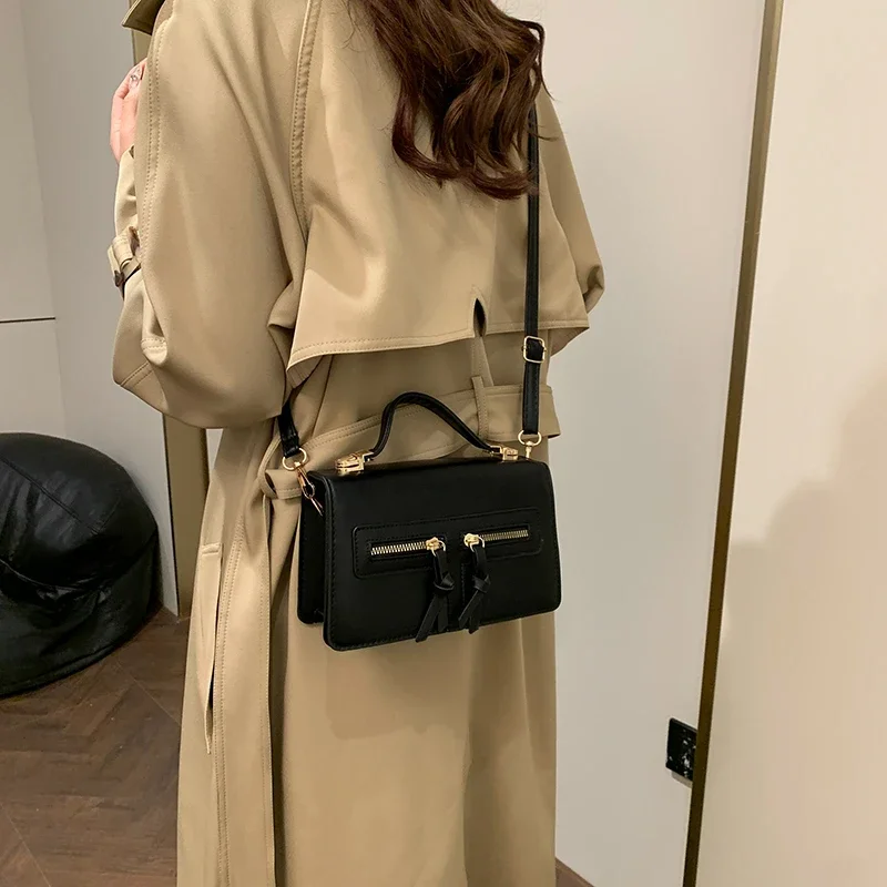 Unique Casual Vintage Messenger Bag With High-End Leather Design Solid Color And Large Capacity For Women Everyday Use
Unique Casual Vintage Messenger Bag With High-End Leather Design Solid Color And Large Capacity For Women Everyday Use