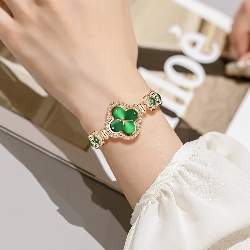 Versatile Fashion Clover Bracelet Quartz Watch Casual Women's Watch Women's Watch
Versatile Fashion Clover Bracelet Quartz Watch Casual Women's Watch Women's Watch