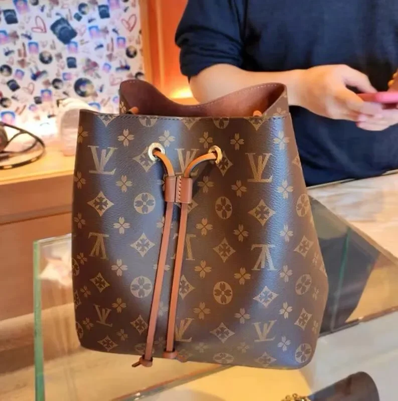 10A luxury designer shoulder bag crossbody purse tote bags designer women bag purses designer bags for women handbag cross body
10A luxury designer shoulder bag crossbody purse tote bags designer women bag purses designer bags for women handbag cross body