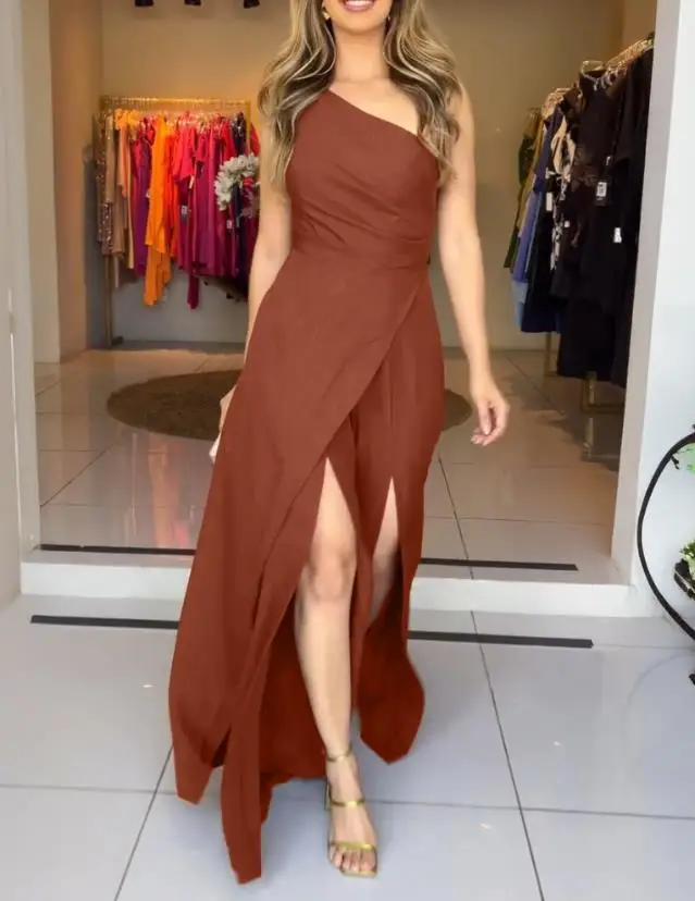 Single shoulder pleated slim fit jumpsuit with split wide legs, fashionable and casual, summer 2025 new style
Single shoulder pleated slim fit jumpsuit with split wide legs, fashionable and casual, summer 2025 new style