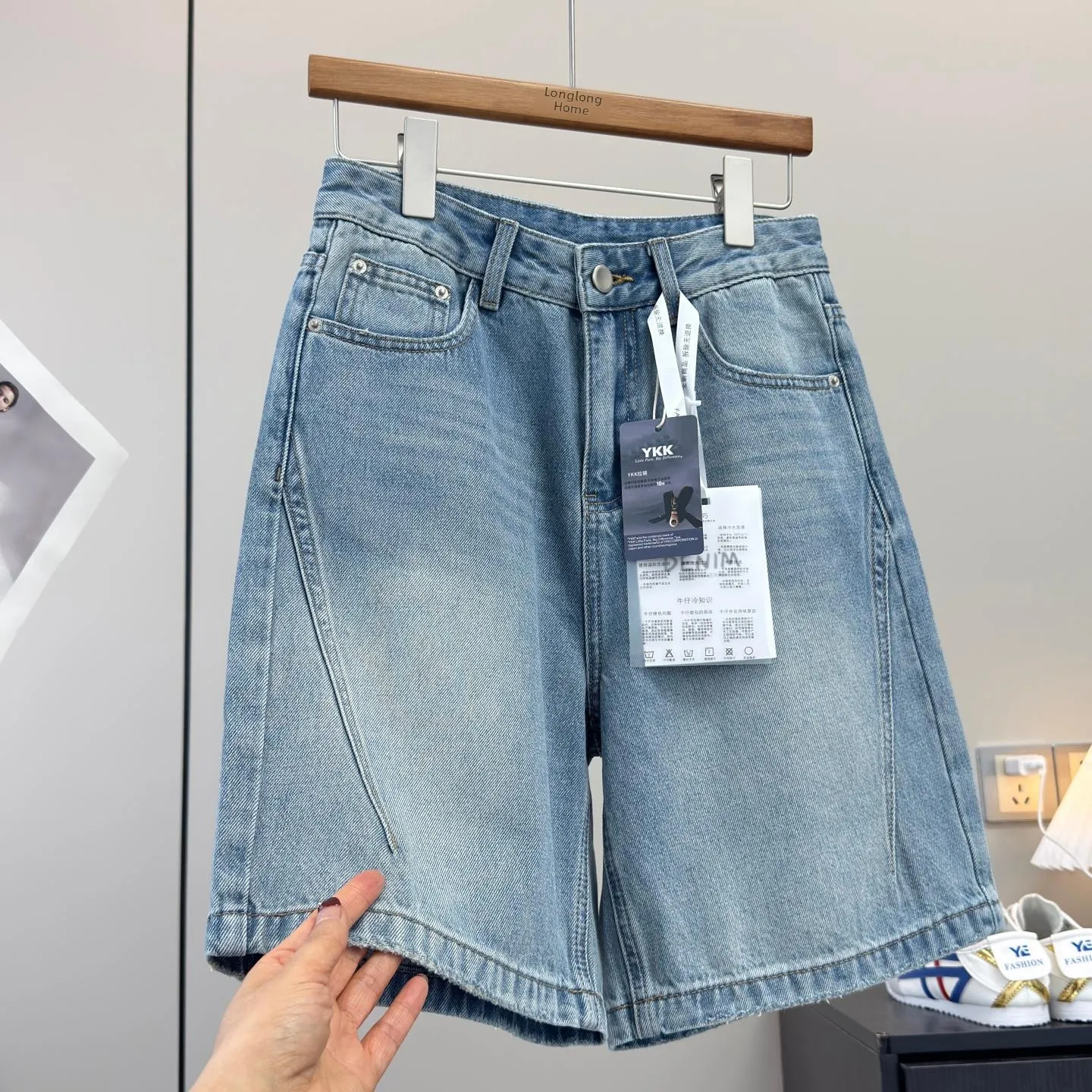 Retro High Waist Distressed Scissors Straight Leg mid Length Shorts Women's Loose Fit Cotton Jeans Summer Washed Denim
Retro High Waist Distressed Scissors Straight Leg mid Length Shorts Women's Loose Fit Cotton Jeans Summer Washed Denim