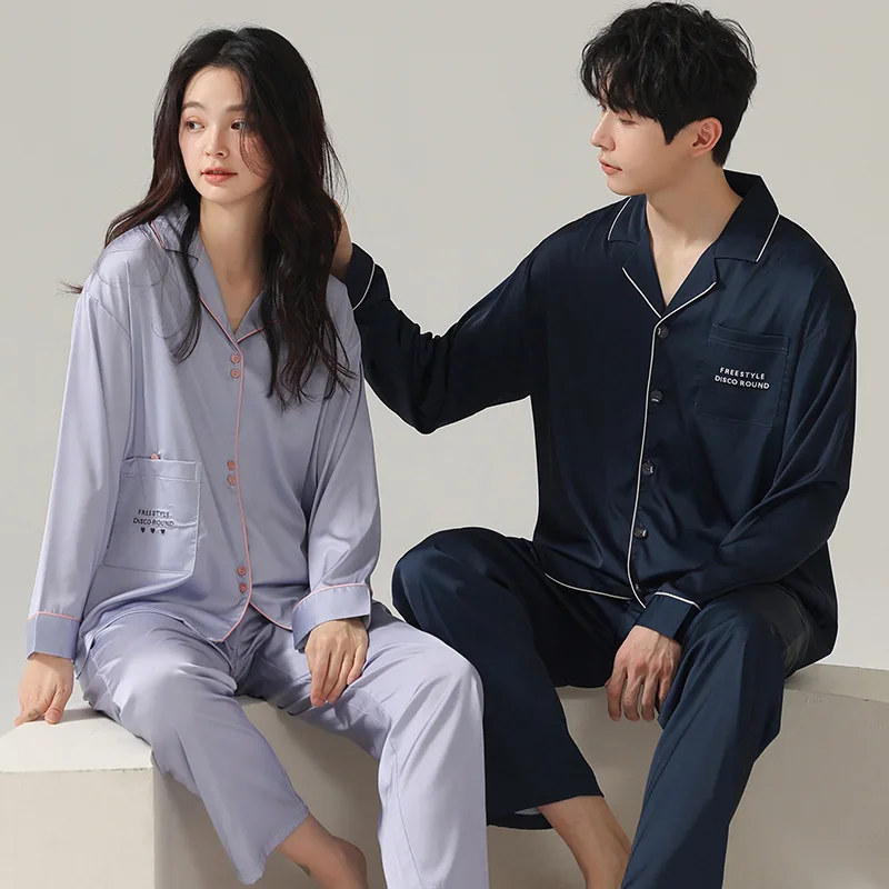 Женская и мужская домашняя одежда из ледяного шелка, весенний кардиган, одежда для сна с длинными рукавами, топ для сна, брюки, ночная рубашка для пар, Прямая поставка
Женская и мужская домашняя одежда из ледяного шелка, весенний кардиган, одежда для сна с длинными рукавами, топ для сна, брюки, ночная рубашка для пар, Прямая поставка