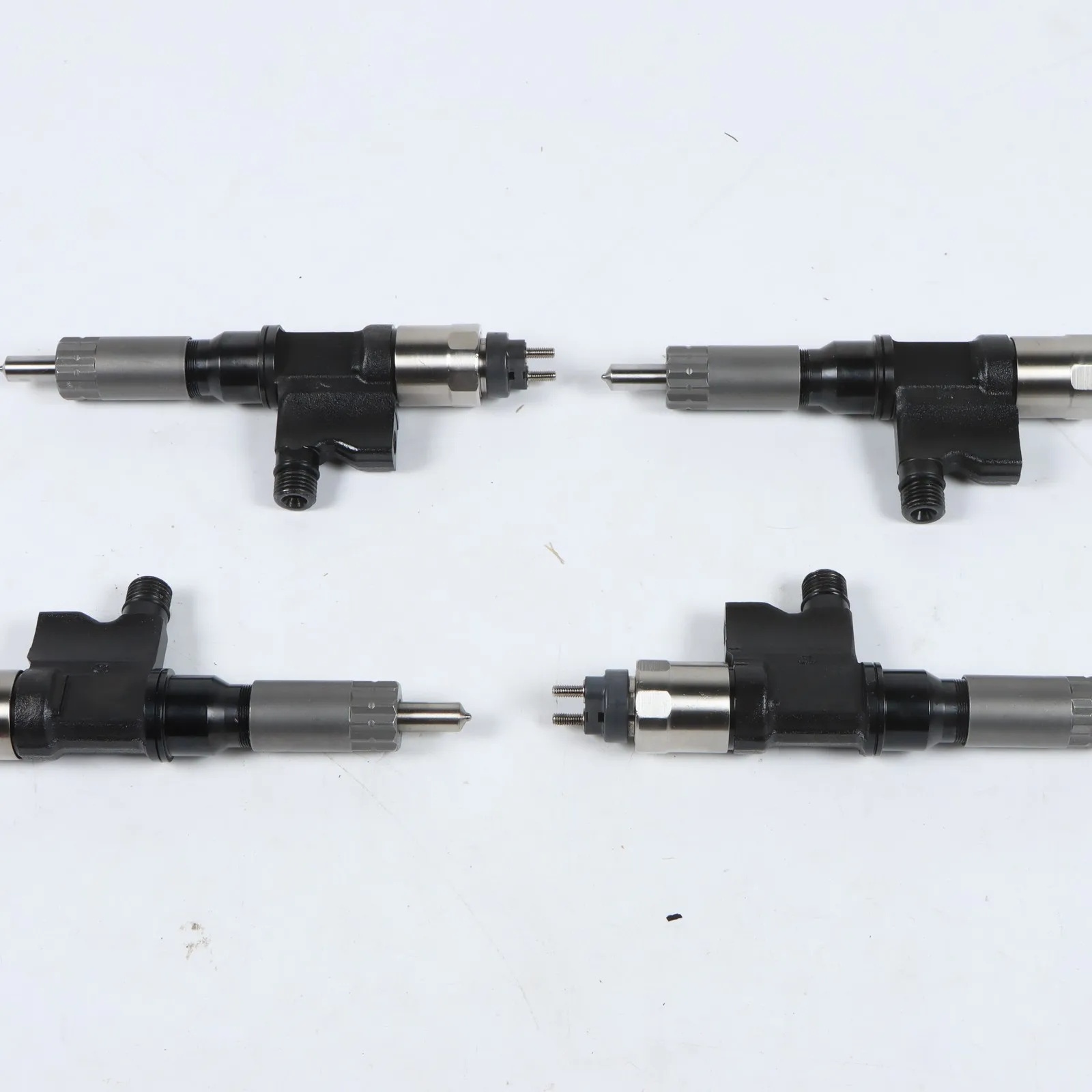 Топливная форсунка 4 шт. 095000-5471 095000-8901 для Isuzu NPR NPR-HD 2001-2007 4HK1 Diesel
Топливная форсунка 4 шт. 095000-5471 095000-8901 для Isuzu NPR NPR-HD 2001-2007 4HK1 Diesel