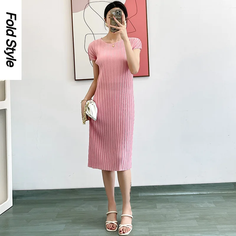Miyake Pleated Dress Women's New Style 2024 Spring/Summer Round Neck Short Sleeve Slim Fit Small Straight Tube Elegant Dress
Miyake Pleated Dress Women's New Style 2024 Spring/Summer Round Neck Short Sleeve Slim Fit Small Straight Tube Elegant Dress