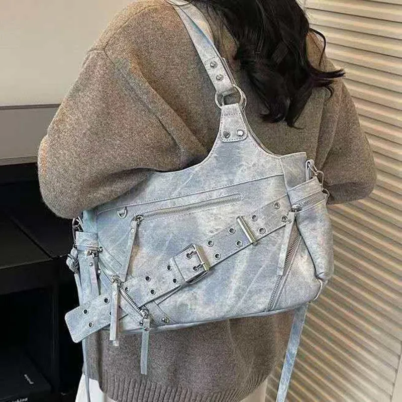 2026 Fashionable girl motorcycle-style handbag with excellent appearance design versatile and large-capacity shoulder bag
2026 Fashionable girl motorcycle-style handbag with excellent appearance design versatile and large-capacity shoulder bag