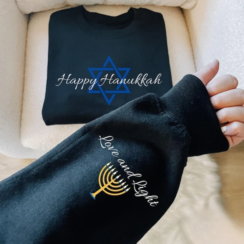 Свитер на Хануке в стиле ретро, счастливая Ханука, любовь и легкий рукав, праздничный свитшот, идеи подарков на Хануку, религиозная толстовка
Свитер на Хануке в стиле ретро, счастливая Ханука, любовь и легкий рукав, праздничный свитшот, идеи подарков на Хануку, религиозная толстовка