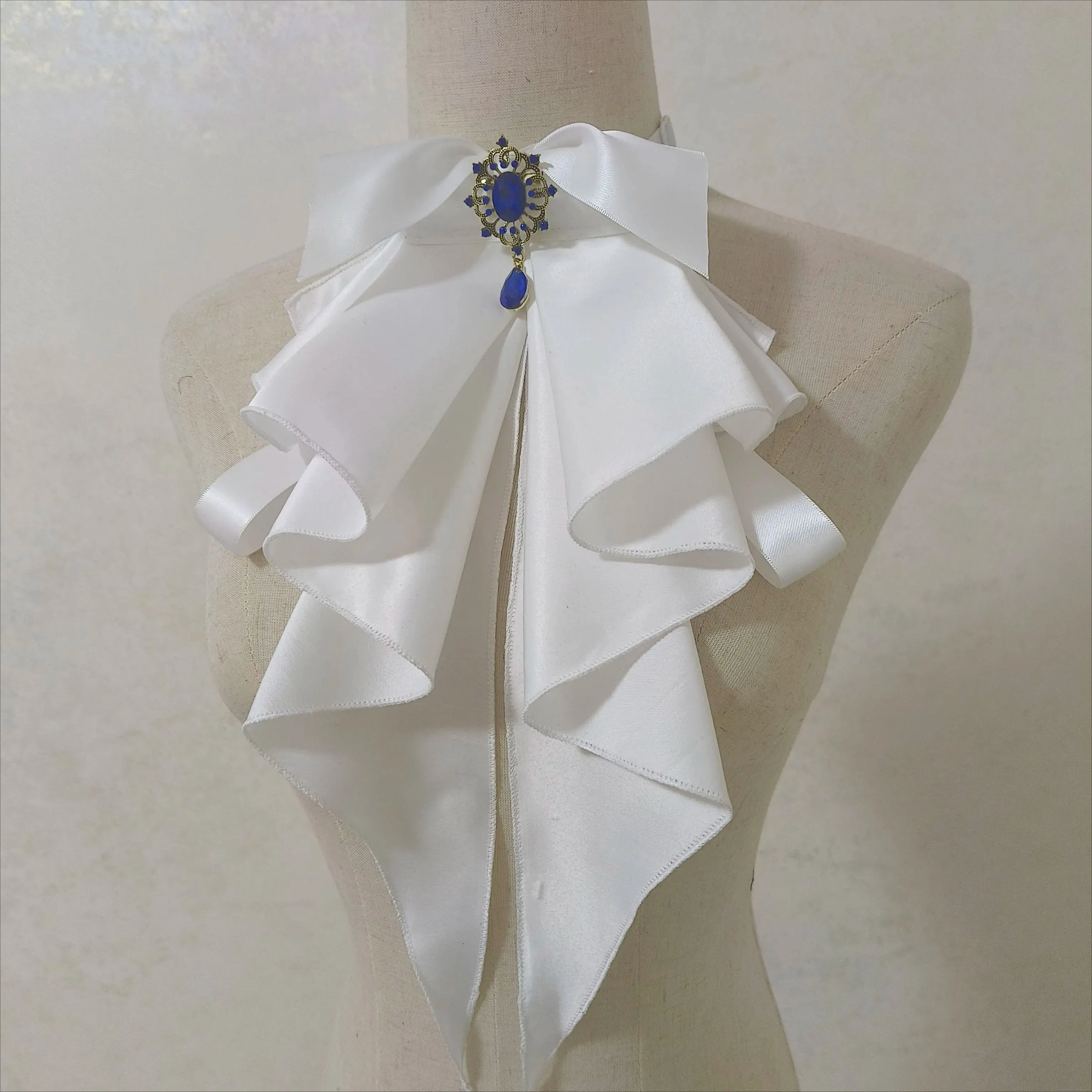 Элегантный шарф принца в стиле ретро, сценическая одежда, украшение воротника, простое украшение воротника, оригинальное великолепное полотенце в стиле Лолиты со слюной
Элегантный шарф принца в стиле ретро, сценическая одежда, украшение воротника, простое украшение воротника, оригинальное великолепное полотенце в стиле Лолиты со слюной