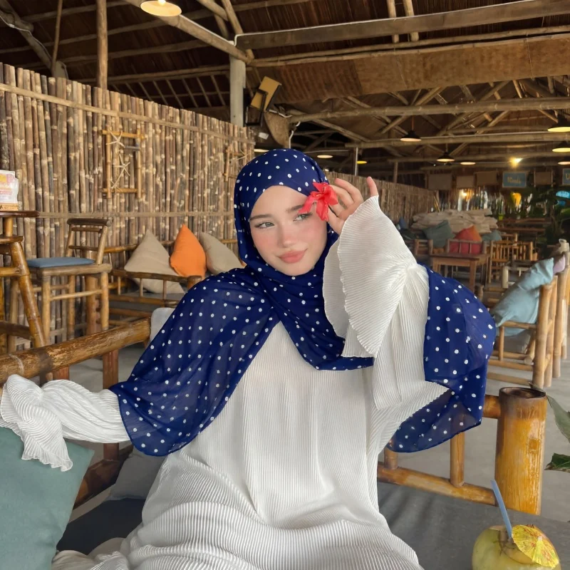 Fashion Muslim Hijab Classic Polka Dot Scarf Soft Breathable Bandana Versatile Head Wrap for Office Work Shopping Daily Wear
Fashion Muslim Hijab Classic Polka Dot Scarf Soft Breathable Bandana Versatile Head Wrap for Office Work Shopping Daily Wear