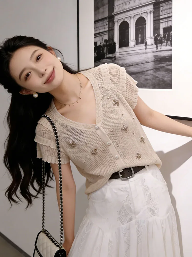 Elegant V-Neck Short Sleeve Knitted T-Shirt Women's Summer Fashion Versatile Heavy Embellished Hollow out Knit Top
Elegant V-Neck Short Sleeve Knitted T-Shirt Women's Summer Fashion Versatile Heavy Embellished Hollow out Knit Top