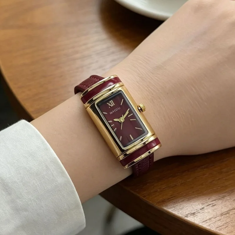 New Women Watch H Rectangular Dial Luxury Gift Wristwatch Fashion Leather Strap Lock Shaped Watch Wholesale Relojes Para Mujer
New Women Watch H Rectangular Dial Luxury Gift Wristwatch Fashion Leather Strap Lock Shaped Watch Wholesale Relojes Para Mujer