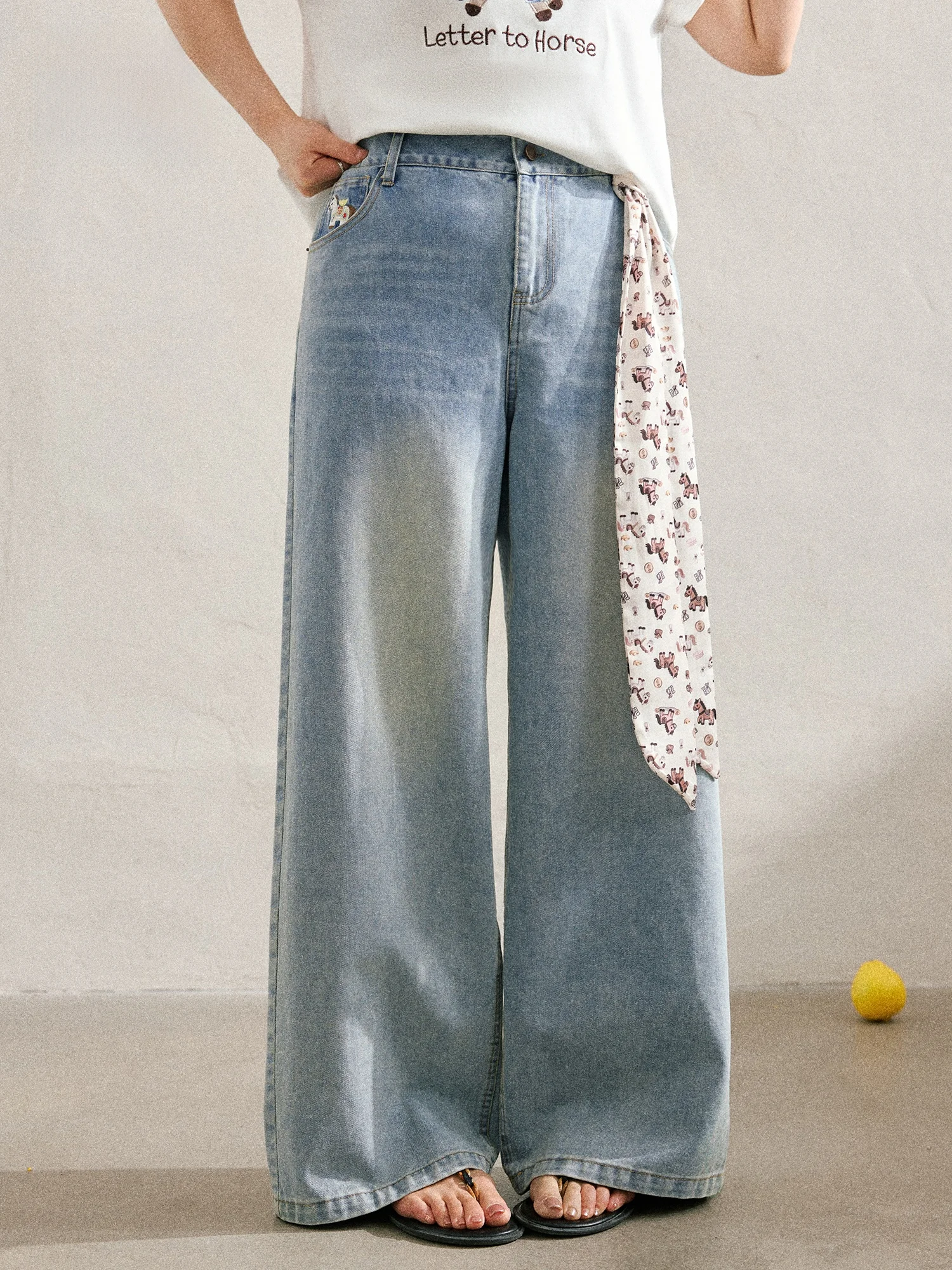 Slimming Effect Washed Wide Leg Jeans for plus Size Women with Sash Silk Scarf Korean Style High Waist Casual Fashion Set
Slimming Effect Washed Wide Leg Jeans for plus Size Women with Sash Silk Scarf Korean Style High Waist Casual Fashion Set