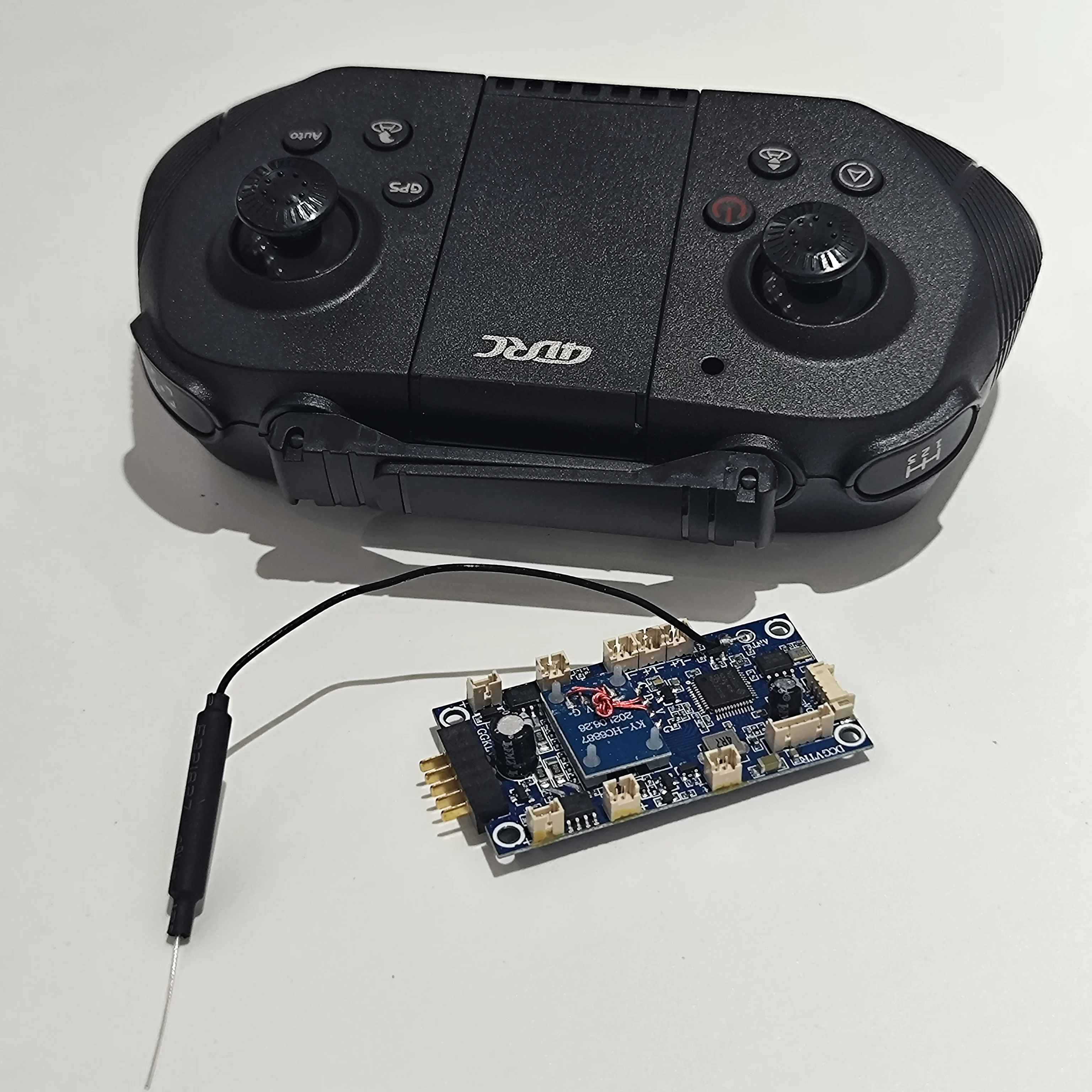 4DRC F3 GPS RC складной дрон четырехосевой квадрокоптер запасные части пульт дистанционного управления приемная плата комплект аксессуаров
4DRC F3 GPS RC складной дрон четырехосевой квадрокоптер запасные части пульт дистанционного управления приемная плата комплект аксессуаров