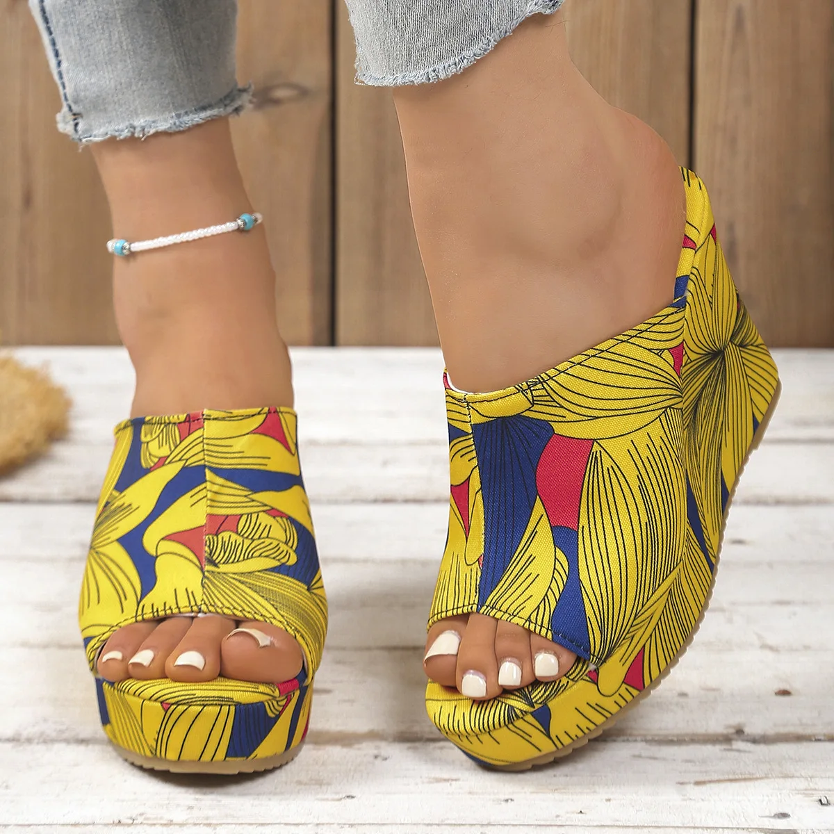 Large size sandals female national style 2025 summer new breathable print set toe Roman style slippers female
Large size sandals female national style 2025 summer new breathable print set toe Roman style slippers female