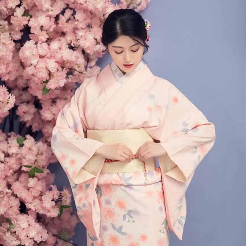 YUKATAОфициальное японское визитное кимоно юката сезонное розовое вишневое модифицированное
YUKATAОфициальное японское визитное кимоно юката сезонное розовое вишневое модифицированное