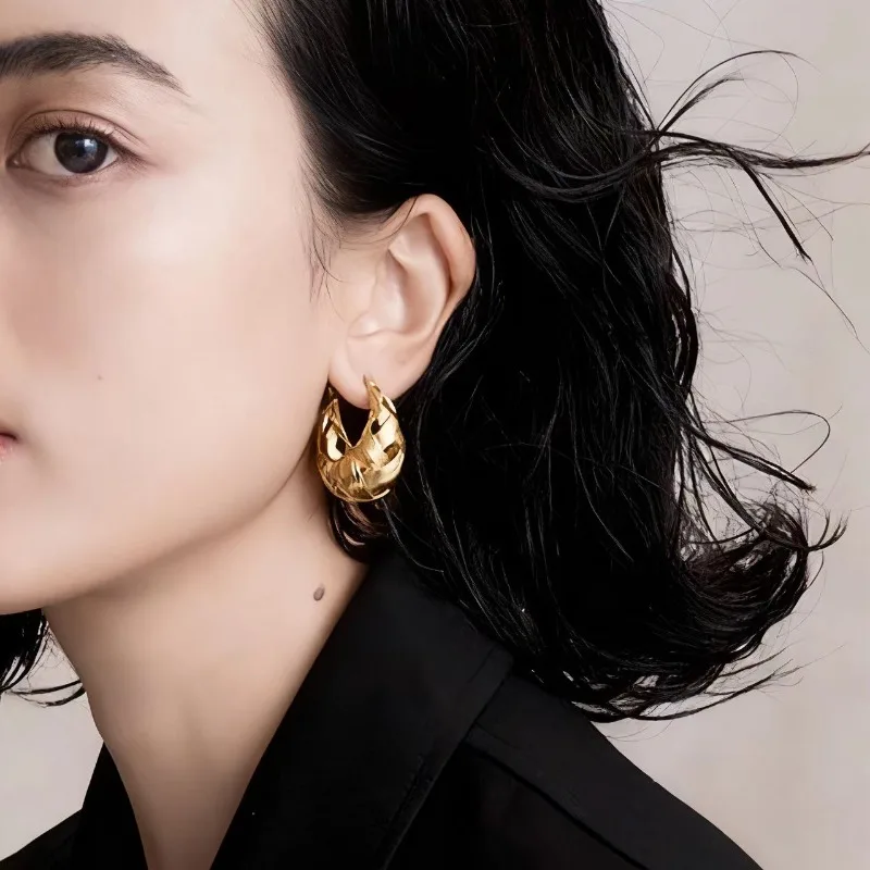 Fashion Woven Large Earrings, High-end Three-dimensional Design Stud Earrings, Niche Light Luxury Earrings
Fashion Woven Large Earrings, High-end Three-dimensional Design Stud Earrings, Niche Light Luxury Earrings