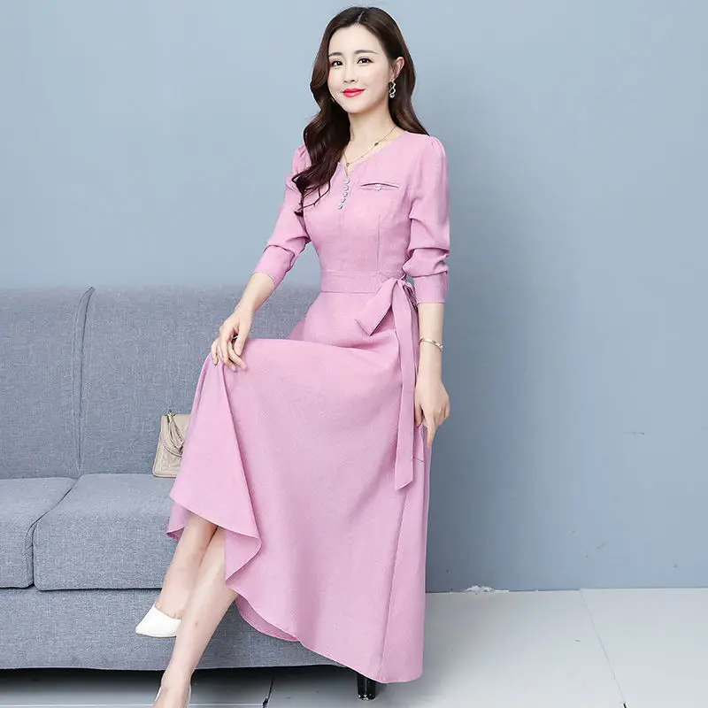 The spring and autumn period and the long sleeve dress of 2022 new female long han edition cultivate one's morality show thin
The spring and autumn period and the long sleeve dress of 2022 new female long han edition cultivate one's morality show thin