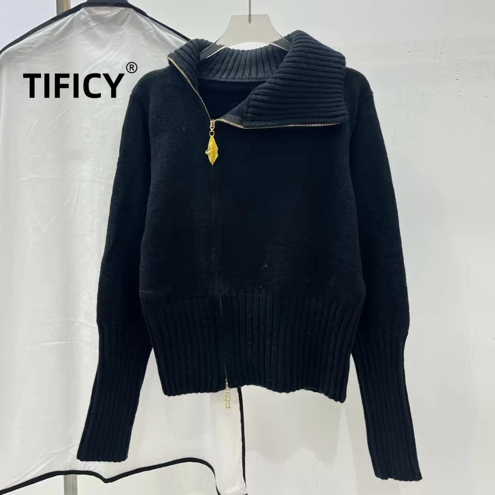 High Street Early Autumn Slanted High Neck Sweater Knit Jacket Women's Irregular Metal Buckle Zipper Knitted Cardigan Jumpers
High Street Early Autumn Slanted High Neck Sweater Knit Jacket Women's Irregular Metal Buckle Zipper Knitted Cardigan Jumpers