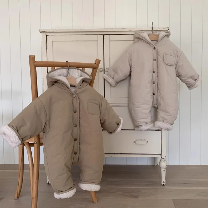 Newborn Toddler Plus Velvet Thick Jumpsuit For Boy Girl Infant Fleece Clothes 2025 Winter New Baby Warm Hooded Romper
Newborn Toddler Plus Velvet Thick Jumpsuit For Boy Girl Infant Fleece Clothes 2025 Winter New Baby Warm Hooded Romper