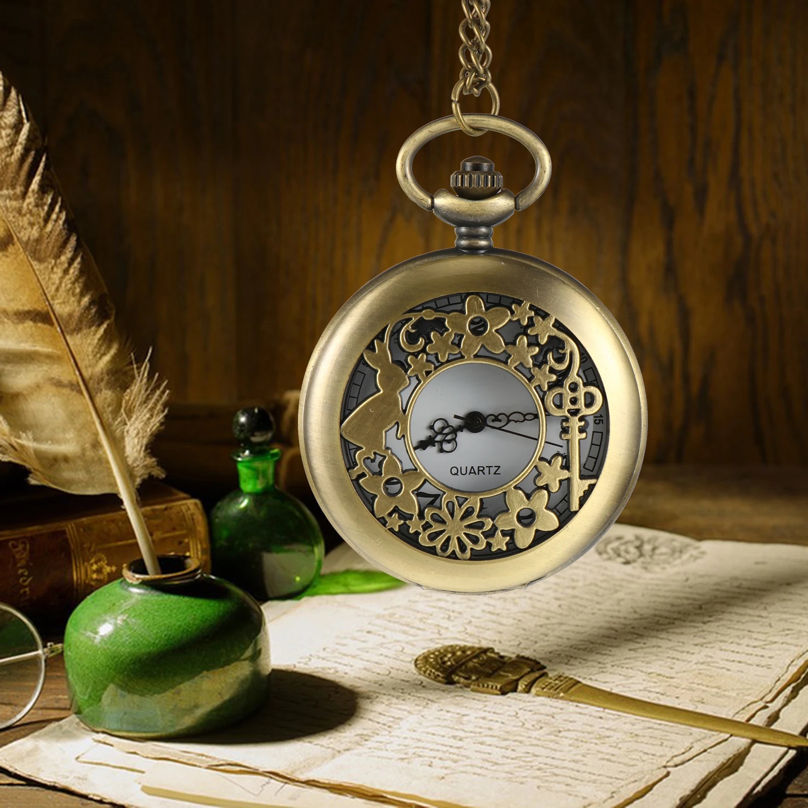 1 pc Retro Pocket Watch Vintage Hollow Out Chain Pocket Watch For Men Women Quartz Hanging Timepiece Gift Steampunk Style Decor
1 pc Retro Pocket Watch Vintage Hollow Out Chain Pocket Watch For Men Women Quartz Hanging Timepiece Gift Steampunk Style Decor