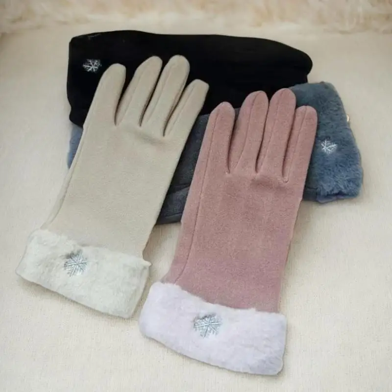 Fashion Gloves Autumn Winter Cute Furry Warm Mitts Full Finger Mittens Women Outdoor Sport Female Gloves Screen
Fashion Gloves Autumn Winter Cute Furry Warm Mitts Full Finger Mittens Women Outdoor Sport Female Gloves Screen