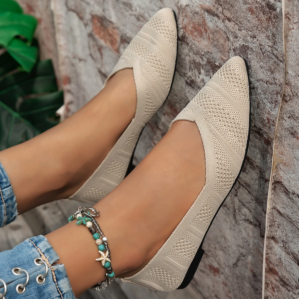 2025 женские легкие туфли на плоской подошве с острым носком, однотонные вязаные лоферы без шнуровки, повседневные трендовые дышащие балетки, женские кроссовки
2025 женские легкие туфли на плоской подошве с острым носком, однотонные вязаные лоферы без шнуровки, повседневные трендовые дышащие балетки, женские кроссовки