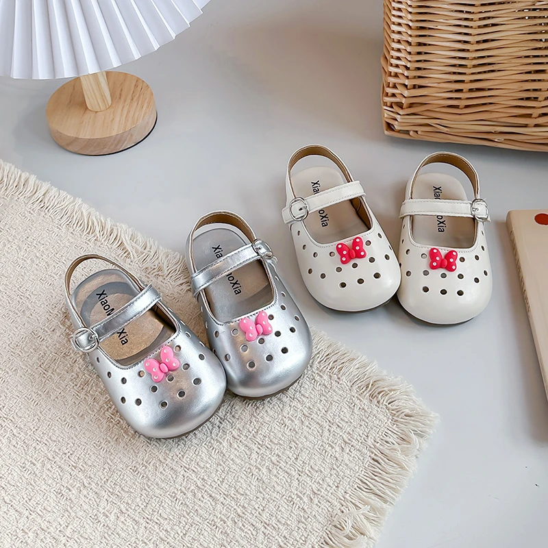 Toddler Girls Leather Shoes with Cute Bowknot 2026 New Summer Kid Barefoot Beach Sandals Non-slip Trendy First Walker Daily Wear
Toddler Girls Leather Shoes with Cute Bowknot 2026 New Summer Kid Barefoot Beach Sandals Non-slip Trendy First Walker Daily Wear