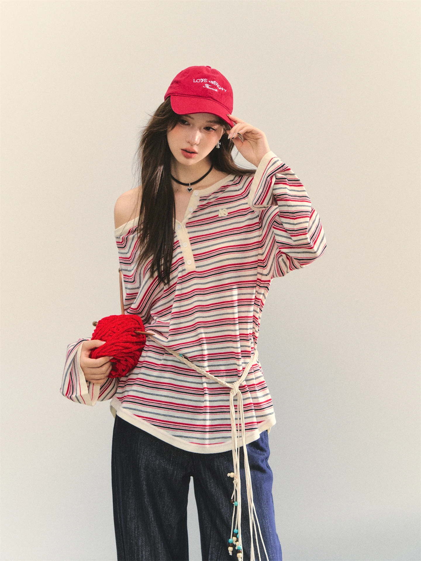 Повседневный свободный вязаный топ в полоску AsGony Miu Series, универсальный, с V-образным вырезом, из дышащей мягкой ткани, с длинными рукавами, женская модная одежда
Повседневный свободный вязаный топ в полоску AsGony Miu Series, универсальный, с V-образным вырезом, из дышащей мягкой ткани, с длинными рукавами, женская модная одежда