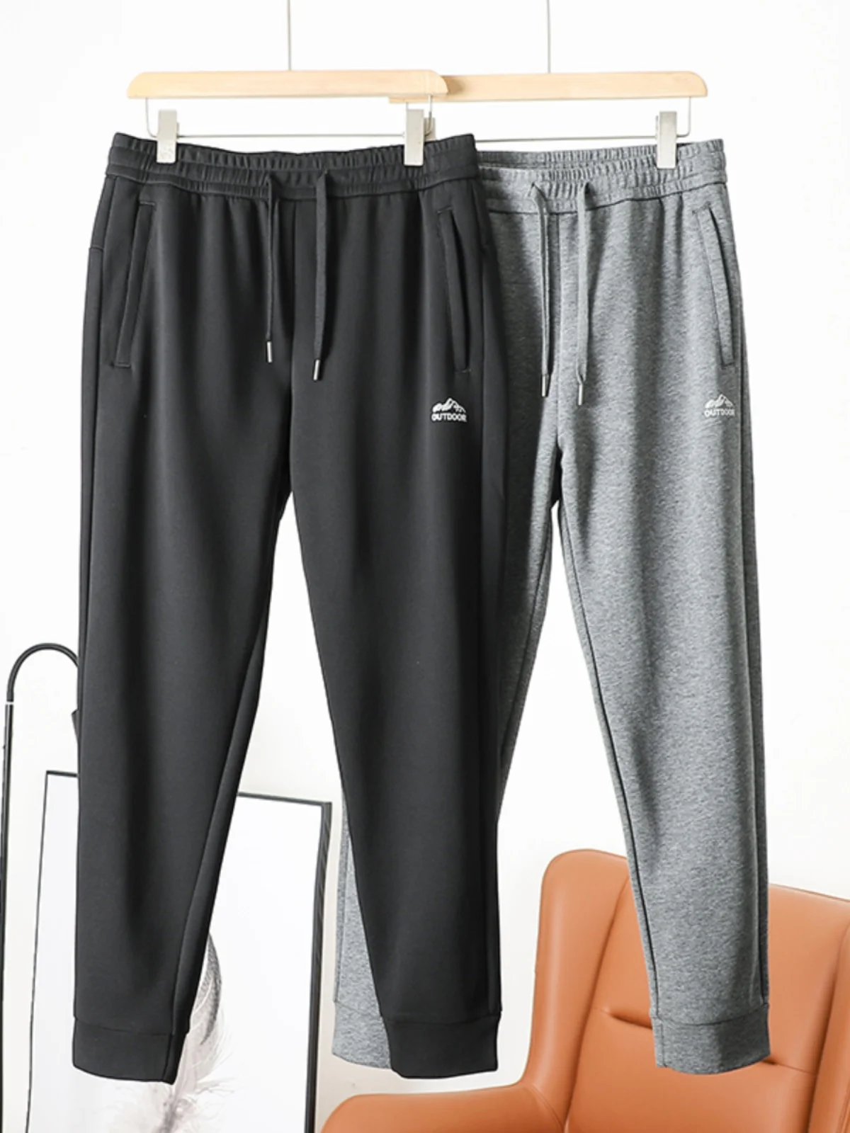 Men's Sporty Casual Loose Fit Sweatpants Elastic Waist Autumn Fashionable Straight Leg Cotton Polyester Blend Long Trousers
Men's Sporty Casual Loose Fit Sweatpants Elastic Waist Autumn Fashionable Straight Leg Cotton Polyester Blend Long Trousers