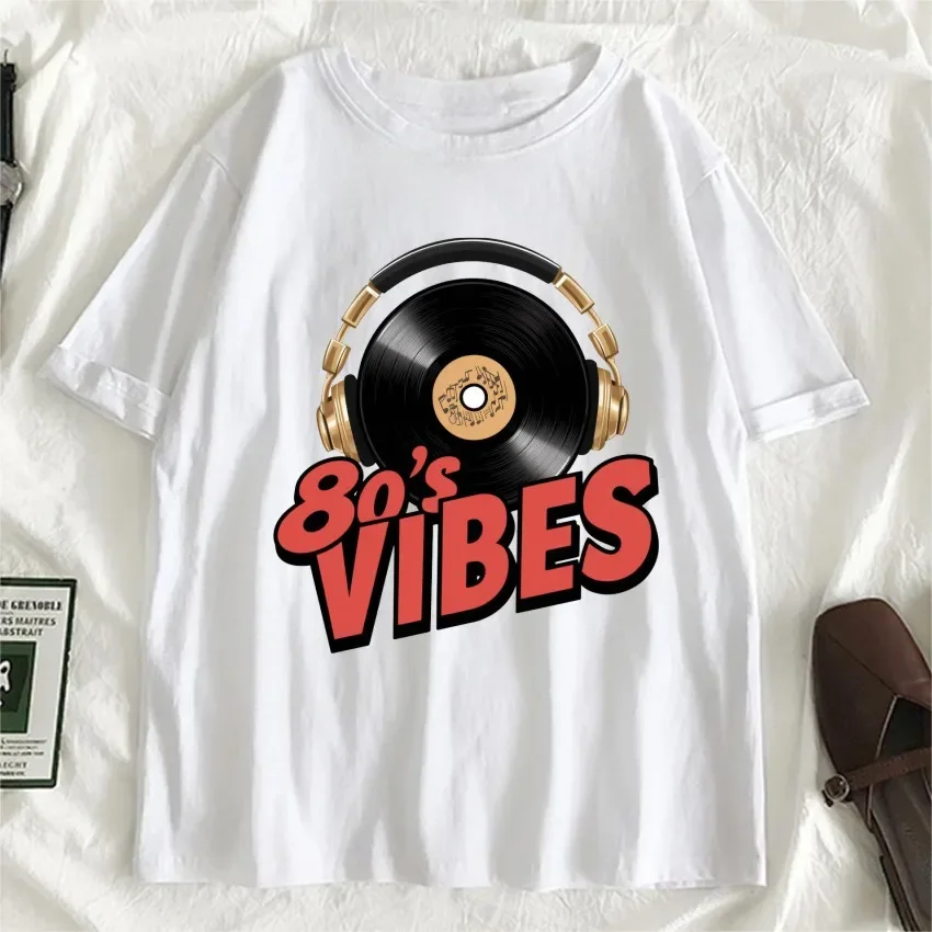 Винтажная виниловая Классическая футболка 80-х Vibes с принтом, летняя повседневная Уличная одежда, свободная Модная хлопковая одежда унисекс
Винтажная виниловая Классическая футболка 80-х Vibes с принтом, летняя повседневная Уличная одежда, свободная Модная хлопковая одежда унисекс