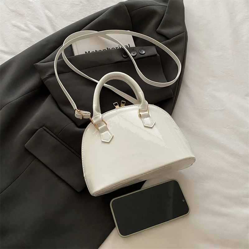 Женская дизайнерская кожаная сумка через плечо Женская сумка через плечо, роскошный известный бренд Элегантная классика Популярная сумка-мессенджер
Женская дизайнерская кожаная сумка через плечо Женская сумка через плечо, роскошный известный бренд Элегантная классика Популярная сумка-мессенджер