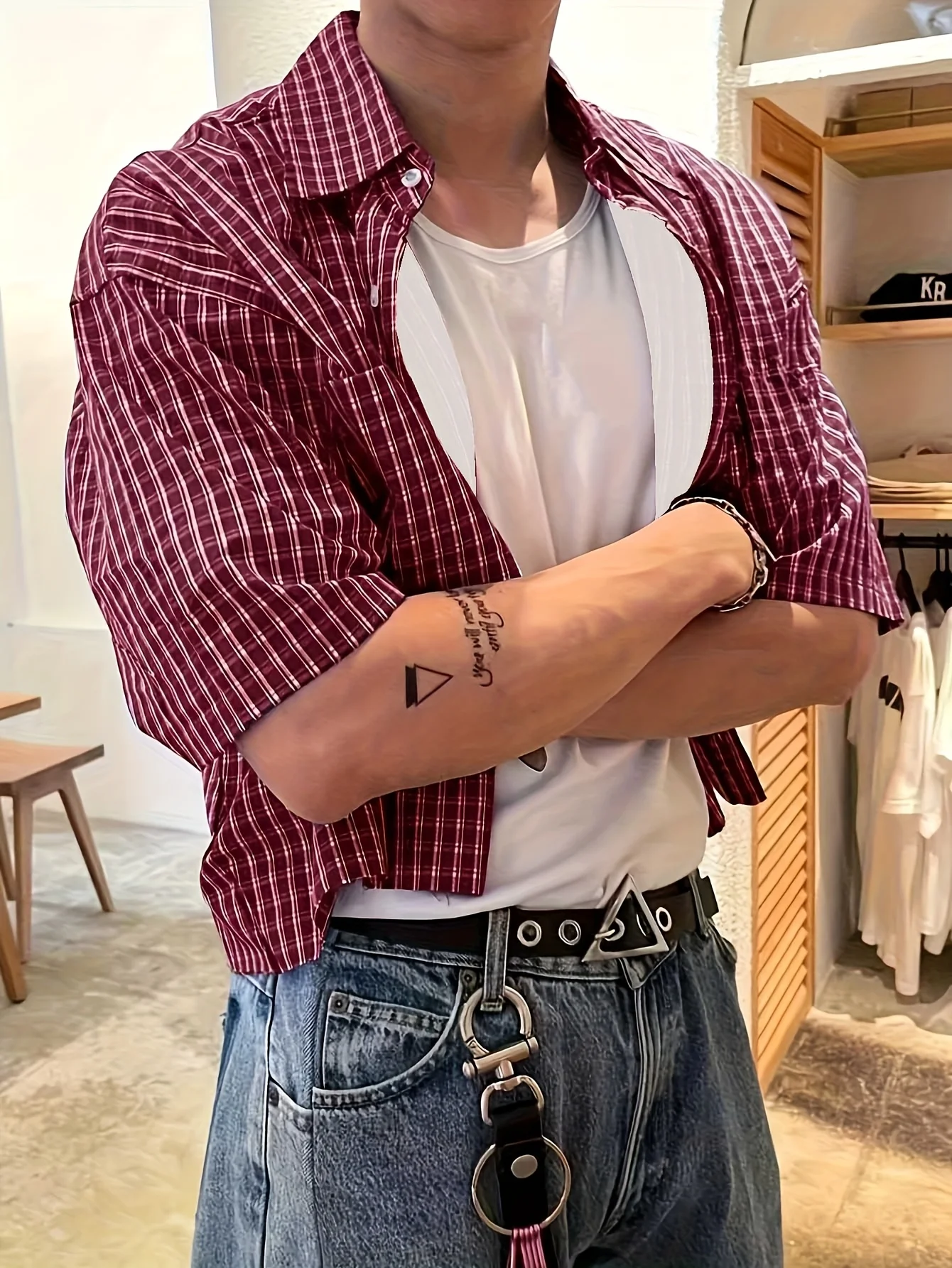 Men's short sleeved button up shirt, retro red checkered striped casual shirt, suitable for summer streetwear tops
Men's short sleeved button up shirt, retro red checkered striped casual shirt, suitable for summer streetwear tops