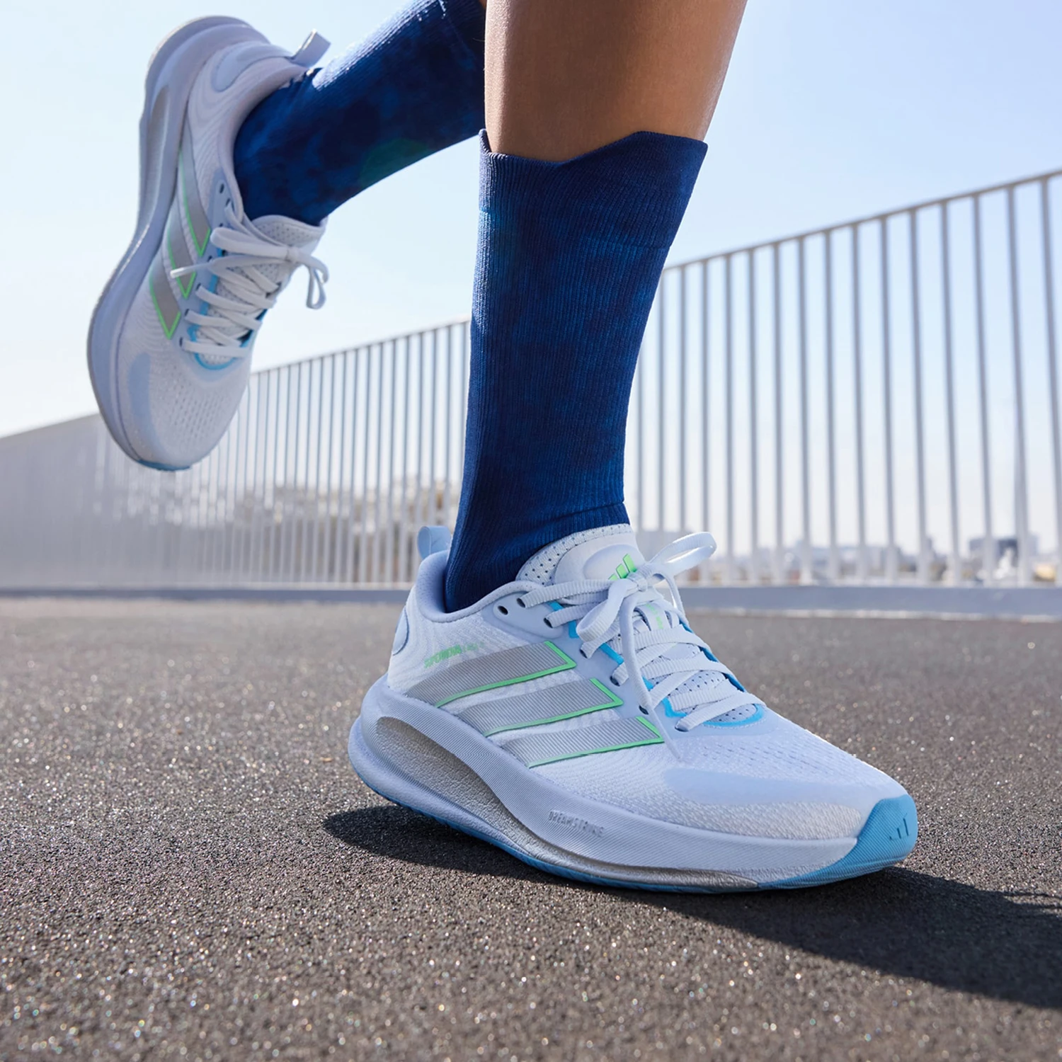Adidas Authentic Supernova Ease 2 Women's Training Running Shoes JQ1817
Adidas Authentic Supernova Ease 2 Women's Training Running Shoes JQ1817