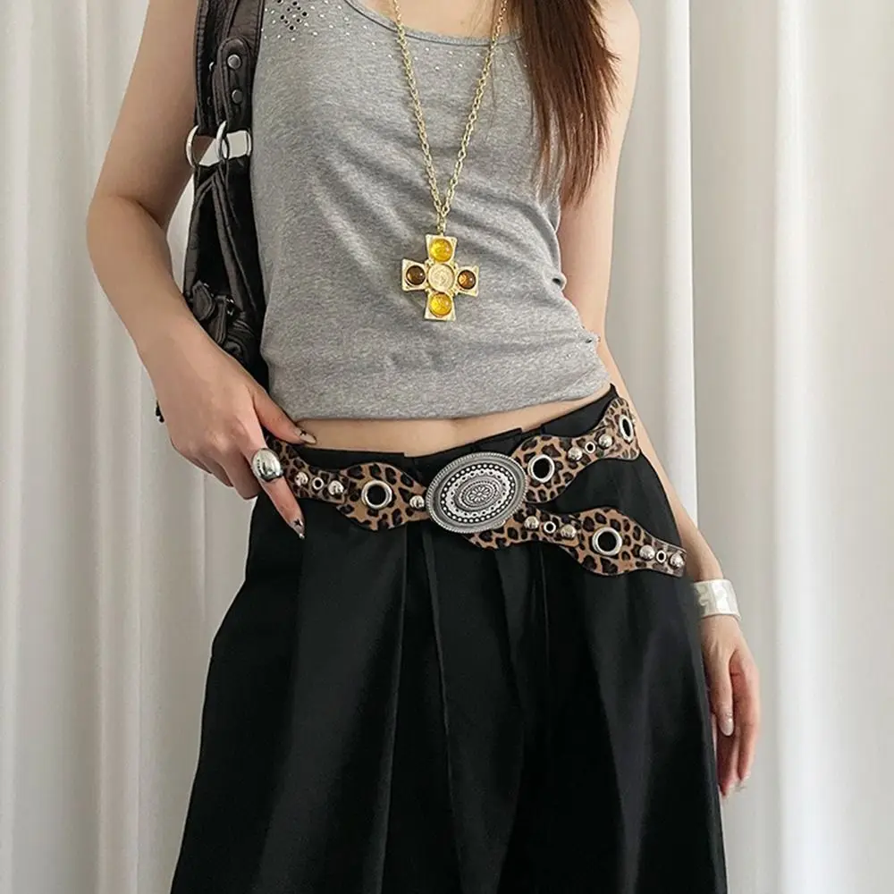 Fashionable Vintage Women's Rivet Belt Gothic Y2k Leather Waistband Harajuku Leopard Dress Jeans Belt Waist Accessories
Fashionable Vintage Women's Rivet Belt Gothic Y2k Leather Waistband Harajuku Leopard Dress Jeans Belt Waist Accessories