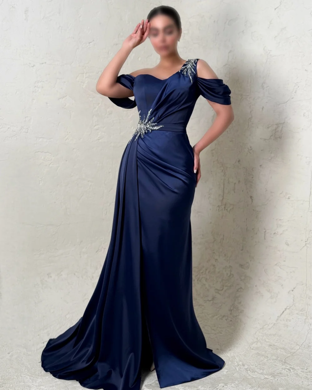 Customized Formal Off-the-shoulder Jersey Rhinestone Pleat Prom Dresses Modern Style Women Sleeveless High Slit Evening Dresses
Customized Formal Off-the-shoulder Jersey Rhinestone Pleat Prom Dresses Modern Style Women Sleeveless High Slit Evening Dresses