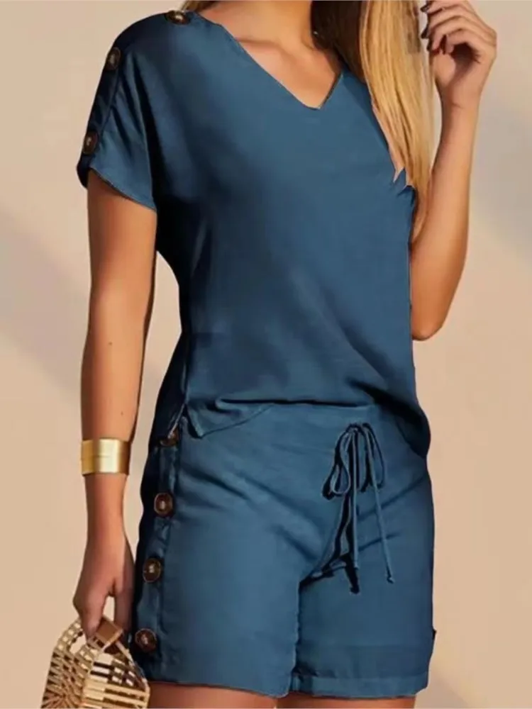 2025 Women Two-piece Set Buttoned V Neck Short Sleeve Solid Color Print Top And Shorts Set Lady Casual Fashion Vacation Outfit
2025 Women Two-piece Set Buttoned V Neck Short Sleeve Solid Color Print Top And Shorts Set Lady Casual Fashion Vacation Outfit