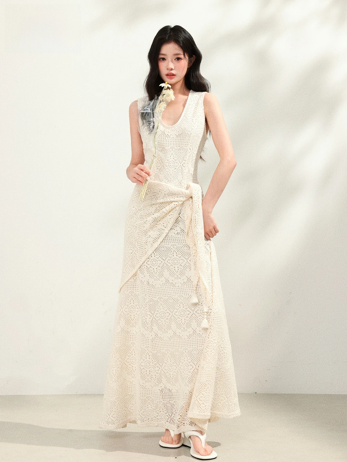 Elegant Lace Dress Women's New 2026 Summer V-neck Embroidered Floral Long Dress Vacation Style High Waist A-line Skirt
Elegant Lace Dress Women's New 2026 Summer V-neck Embroidered Floral Long Dress Vacation Style High Waist A-line Skirt