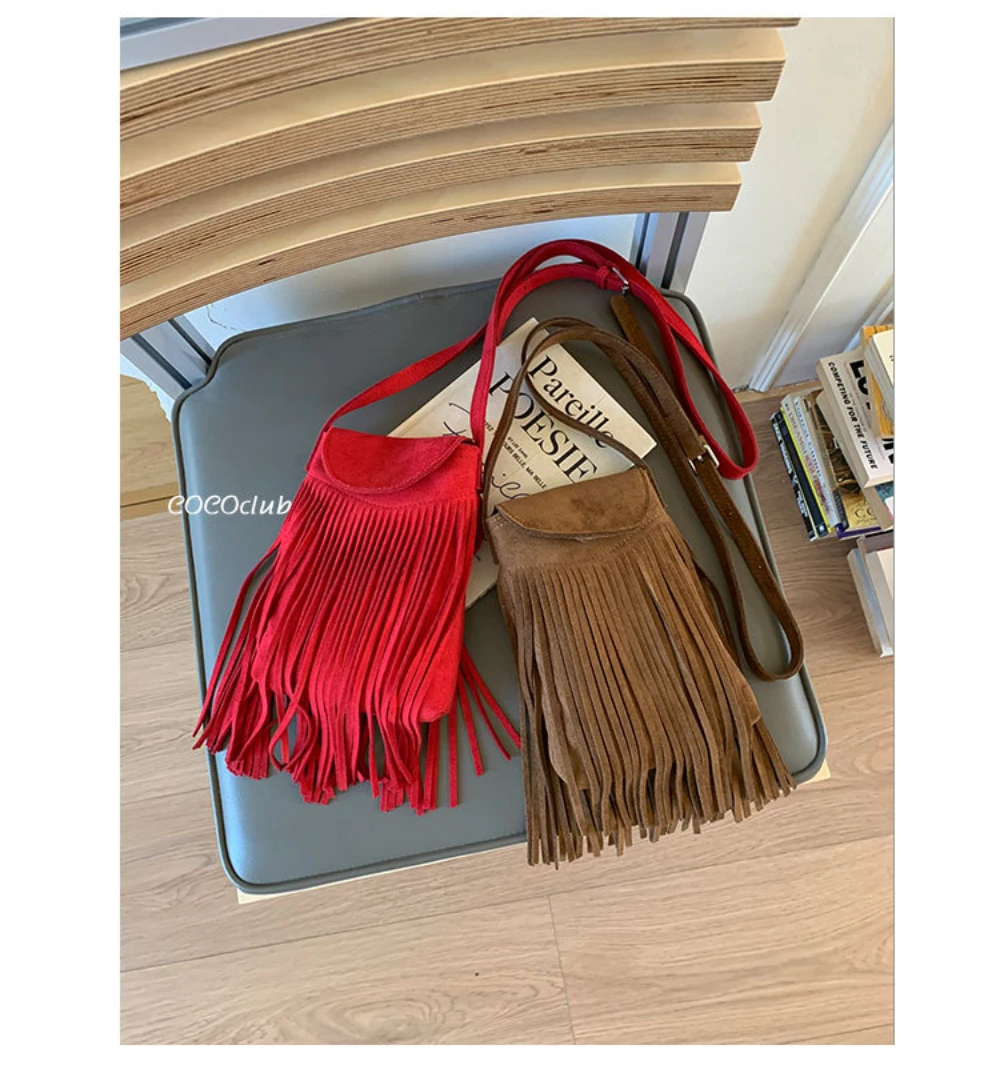 Vintage Niche Design Suede Tassel Mini Crossbody Bag Fashion Casual Versatile Lightweight Shoulder Bag For Women
Vintage Niche Design Suede Tassel Mini Crossbody Bag Fashion Casual Versatile Lightweight Shoulder Bag For Women