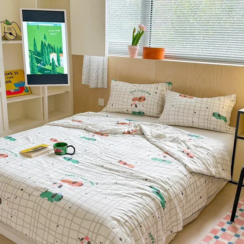2024 new skin-friendly and comfortable ice cream Class A cool silk summer quilt 110 * 150cm single summer quilt
2024 new skin-friendly and comfortable ice cream Class A cool silk summer quilt 110 * 150cm single summer quilt