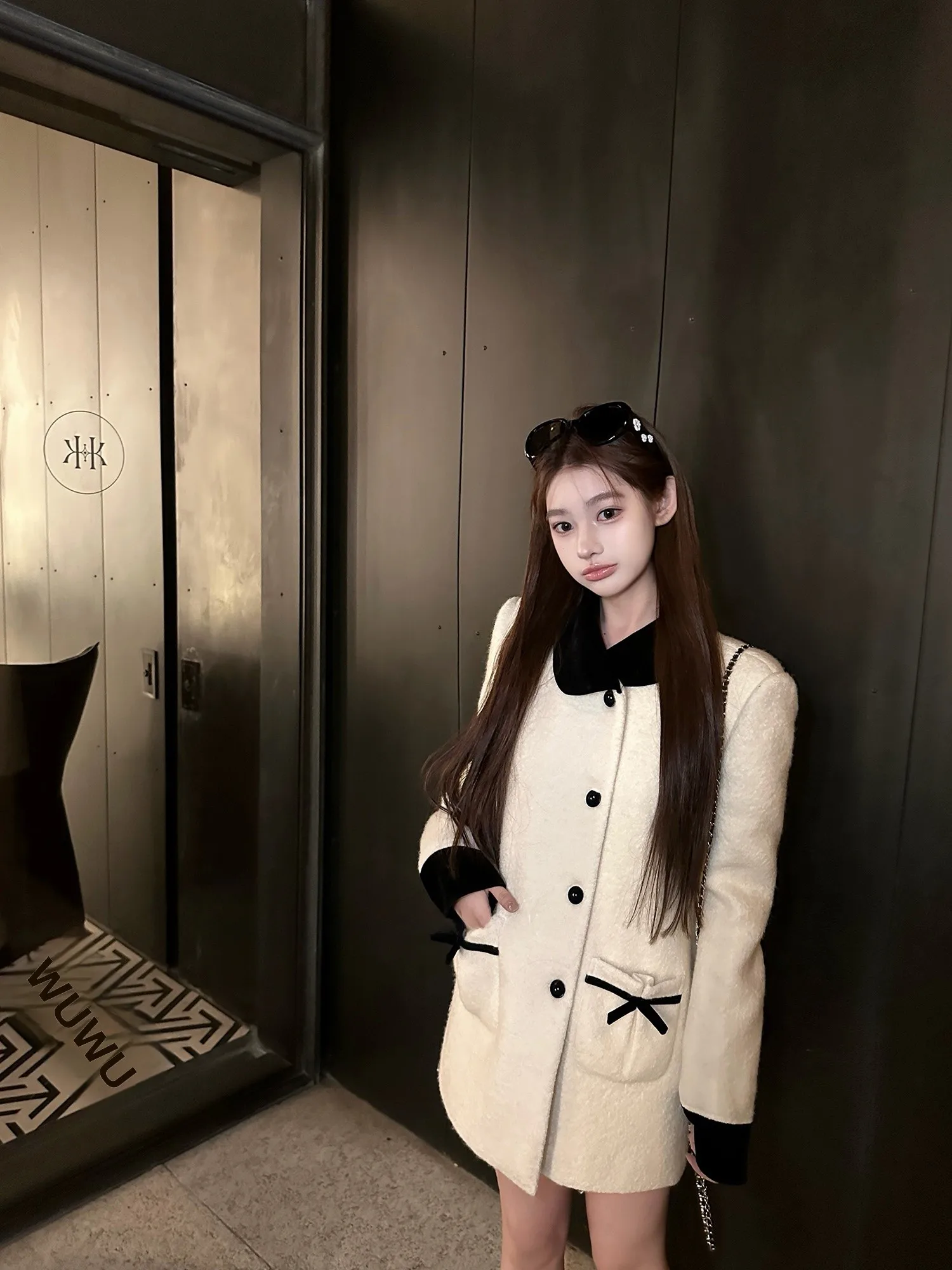 Chien Miu Woolen Coat Women's Thickened Winter Jacket Korean Style Commute Long Sleeve Straight Hem Open Front No Hat
Chien Miu Woolen Coat Women's Thickened Winter Jacket Korean Style Commute Long Sleeve Straight Hem Open Front No Hat
