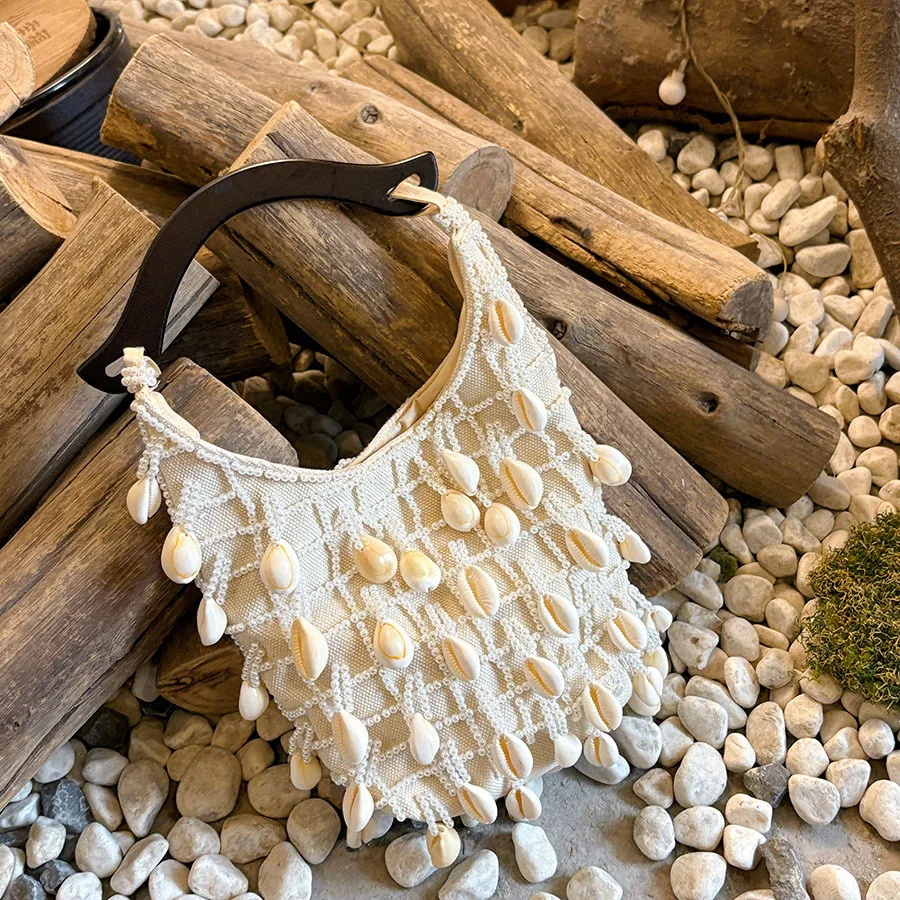 Handmade Woven Shell Handbag Bucket Bag Wooden Handle Bag Tassel Hobo Shoulder Evening Clutch Bag
Handmade Woven Shell Handbag Bucket Bag Wooden Handle Bag Tassel Hobo Shoulder Evening Clutch Bag