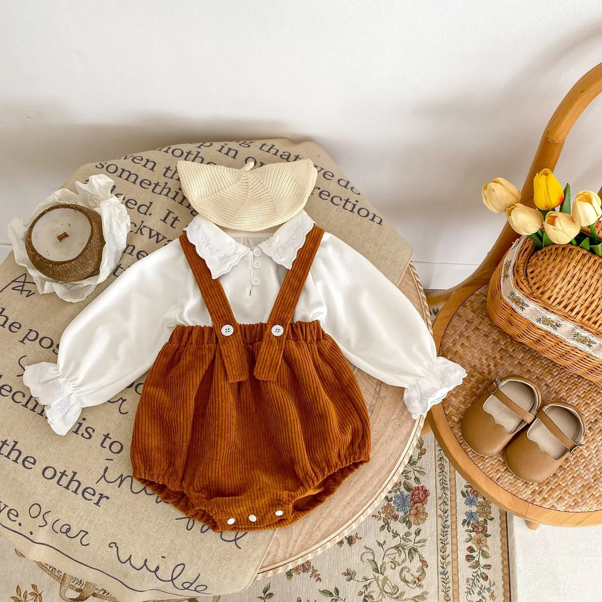 Children Sets 2023 Autumn Girl Irregular Embroidered Collar Solid Color Long Sleeved Top with Backstraps and Harper Two Piece
Children Sets 2023 Autumn Girl Irregular Embroidered Collar Solid Color Long Sleeved Top with Backstraps and Harper Two Piece