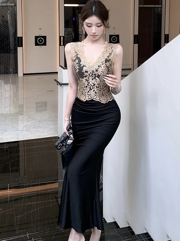 Black Patchwork Lace Jacqauard V-Neck Sling Dress for Women 2026 Korean Vintage Elegant Party Dress Summer Bodycon Evening Dress
Black Patchwork Lace Jacqauard V-Neck Sling Dress for Women 2026 Korean Vintage Elegant Party Dress Summer Bodycon Evening Dress