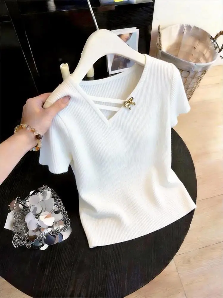 Slimming V-Neck Ice Silk Short Sleeve T-Shirt Women's Summer Design Sense Top Korean Style Knitted Anti-Ball T-Shirt
Slimming V-Neck Ice Silk Short Sleeve T-Shirt Women's Summer Design Sense Top Korean Style Knitted Anti-Ball T-Shirt