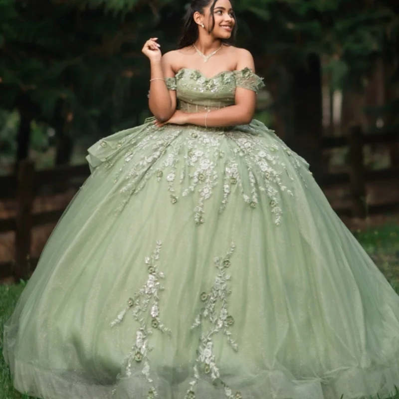Mint Green Quinceanera Dresses Off the Shoulder Glitter Decal 3D Flower Long tail Bow Vestido De 15 Quinceanera Customize
Mint Green Quinceanera Dresses Off the Shoulder Glitter Decal 3D Flower Long tail Bow Vestido De 15 Quinceanera Customize