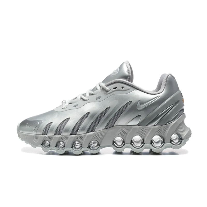 Повседневные кроссовки унисекс Nike Air Max Dn8 — отзывчивый воздушный блок, усиленная подошва и металлические серебряные акценты
Повседневные кроссовки унисекс Nike Air Max Dn8 — отзывчивый воздушный блок, усиленная подошва и металлические серебряные акценты