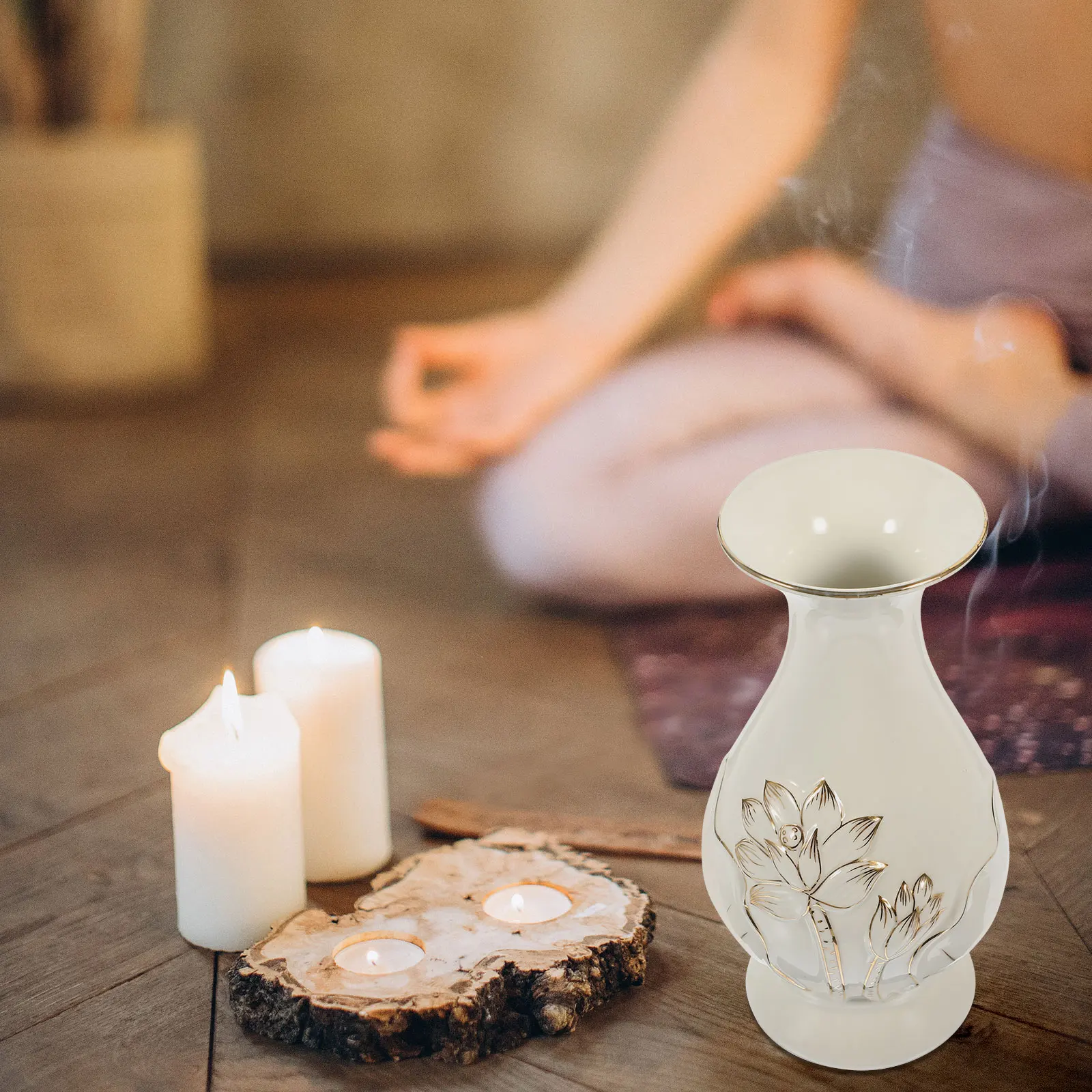 Modern Ceramic Vase with Lotus Pattern Small Vase for Temple Offering Dried Flowers Display Decorative Vases for Home Interior
Modern Ceramic Vase with Lotus Pattern Small Vase for Temple Offering Dried Flowers Display Decorative Vases for Home Interior