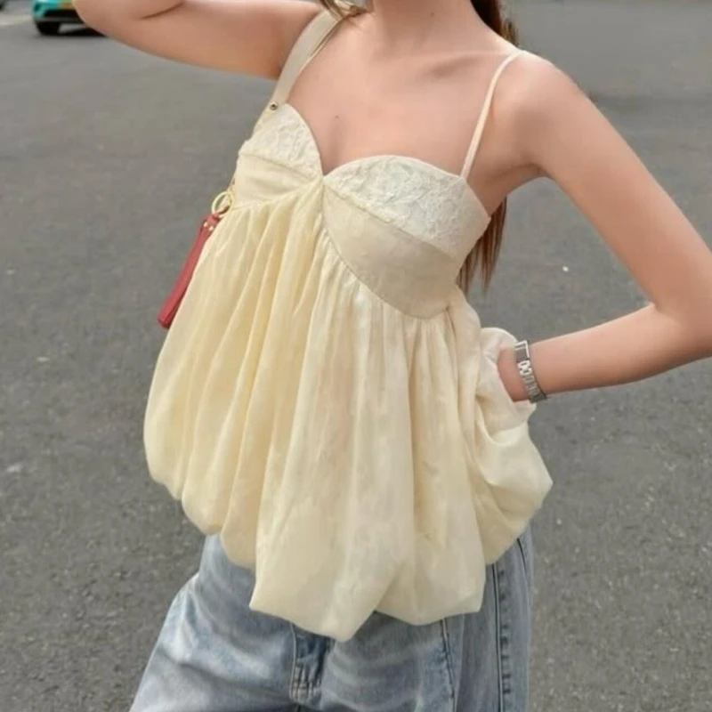 2026 Fashion Spring New Fashion Temperament Fresh and Sweet Hot Girl Wrapped Chest Pleated Loose Suspender Top
2026 Fashion Spring New Fashion Temperament Fresh and Sweet Hot Girl Wrapped Chest Pleated Loose Suspender Top